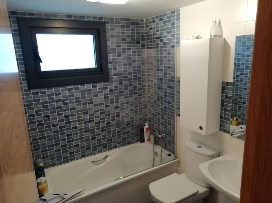 Habitacion En Piso Compartido Cerca De Playa De Samil ヴィーゴ エクステリア 写真