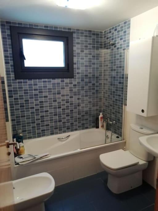 Habitacion En Piso Compartido Cerca De Playa De Samil ヴィーゴ エクステリア 写真