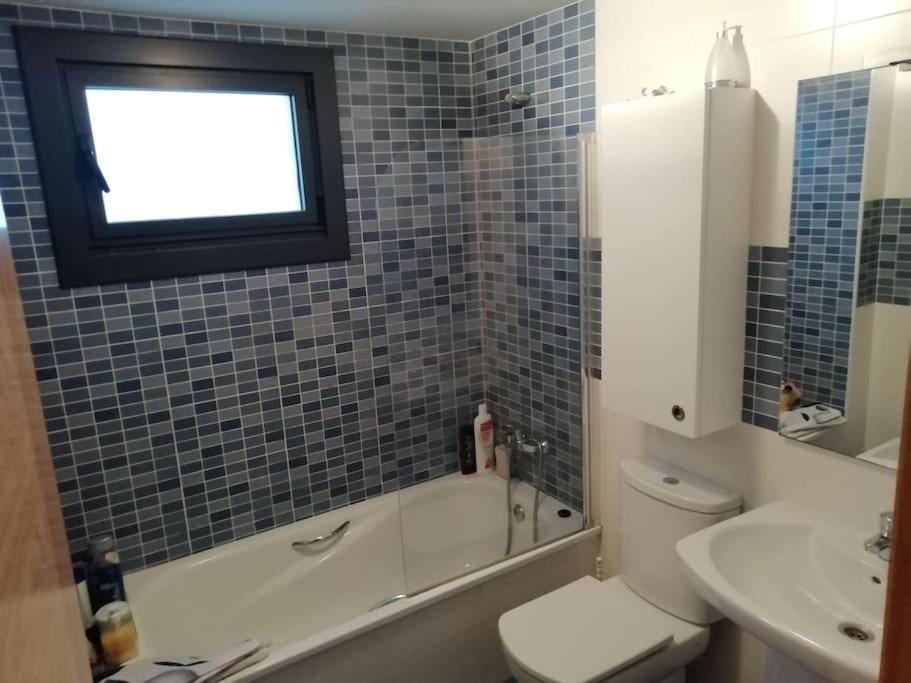 Habitacion En Piso Compartido Cerca De Playa De Samil ヴィーゴ エクステリア 写真